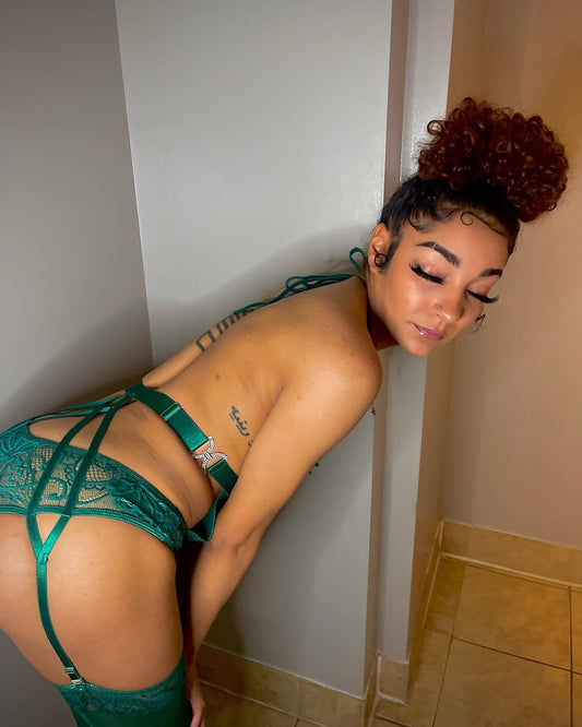 Used 2Pcs Lingerie Body Suit (Full Set)